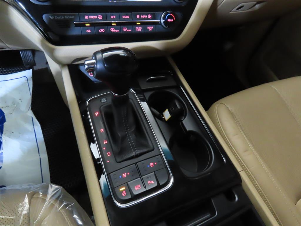 KIA Carnival 2016 Blanco - Importación desde Corea - HF Imports Iquique - Foto 12