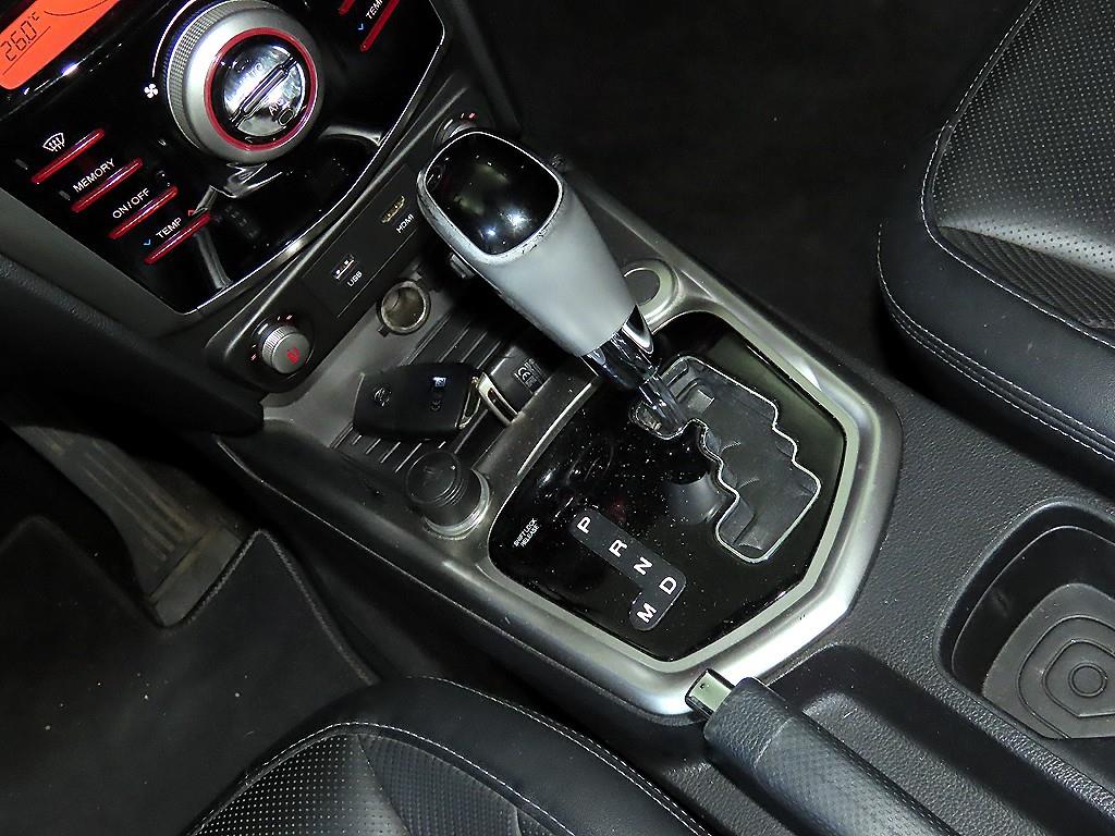 Ssangyong Tivoli - Vista 12