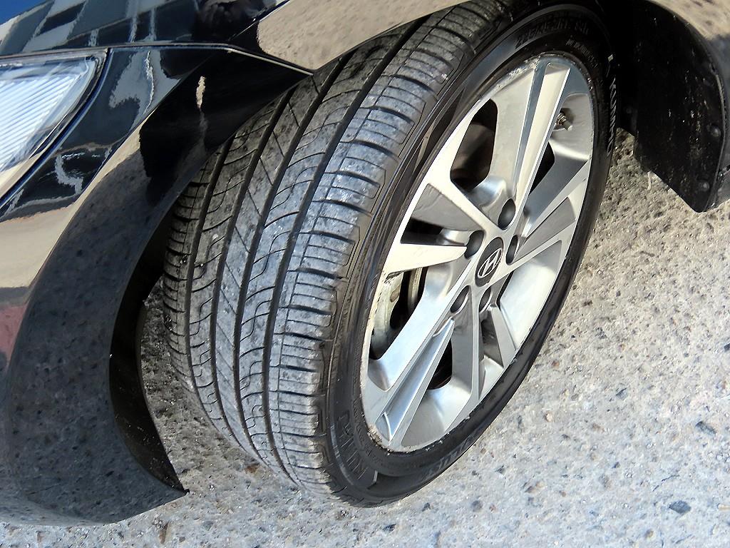 HYUNDAI Avante 2018 Negro - Importación desde Corea - HF Imports Iquique - Foto 18