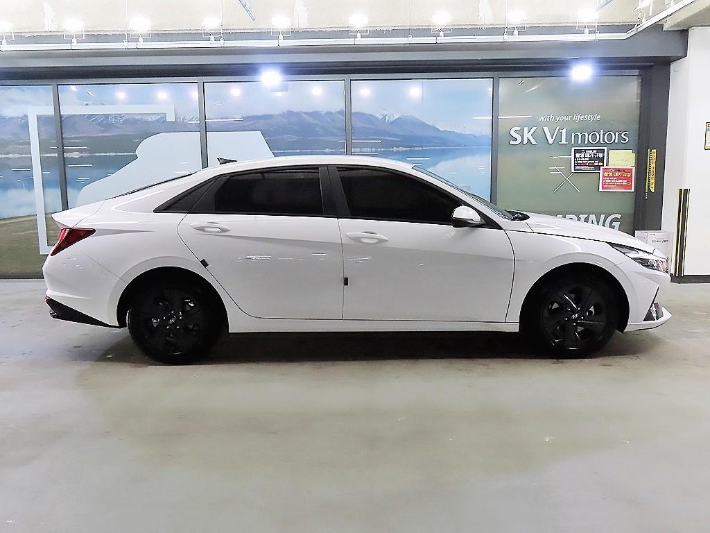 HYUNDAI Avante - Vista 3