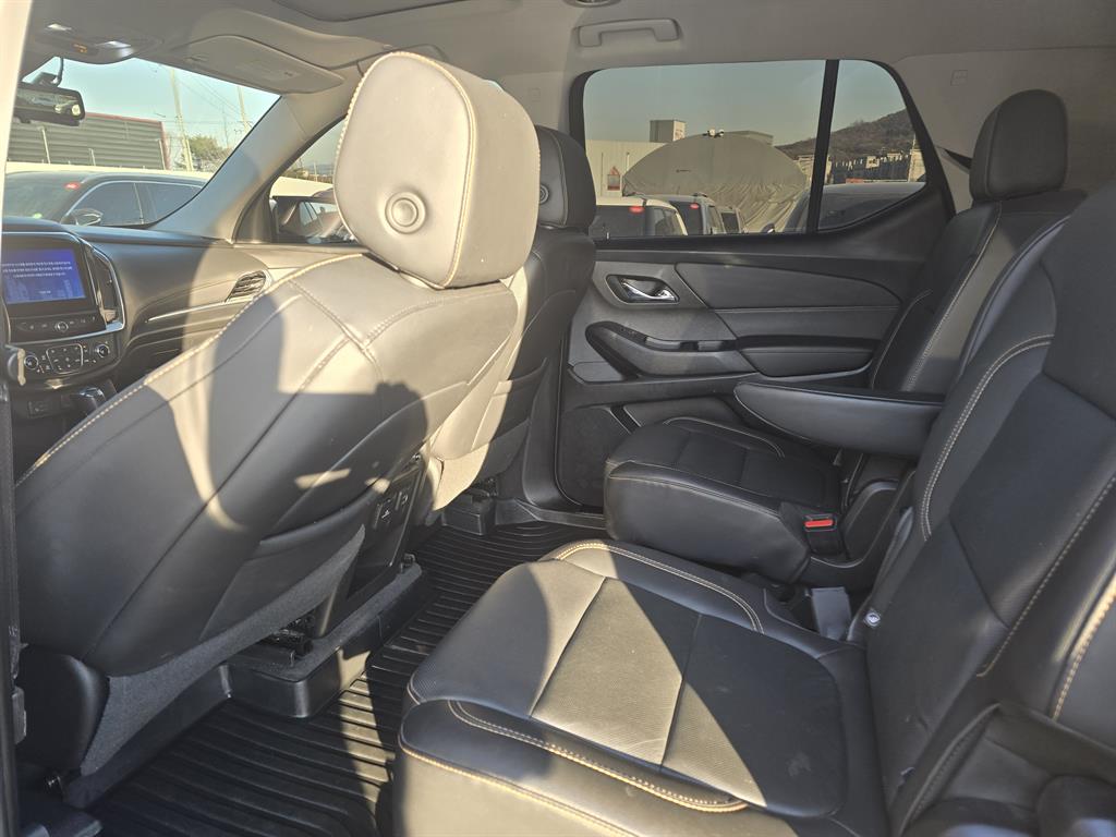 Chevrolet Travers - Vista 9