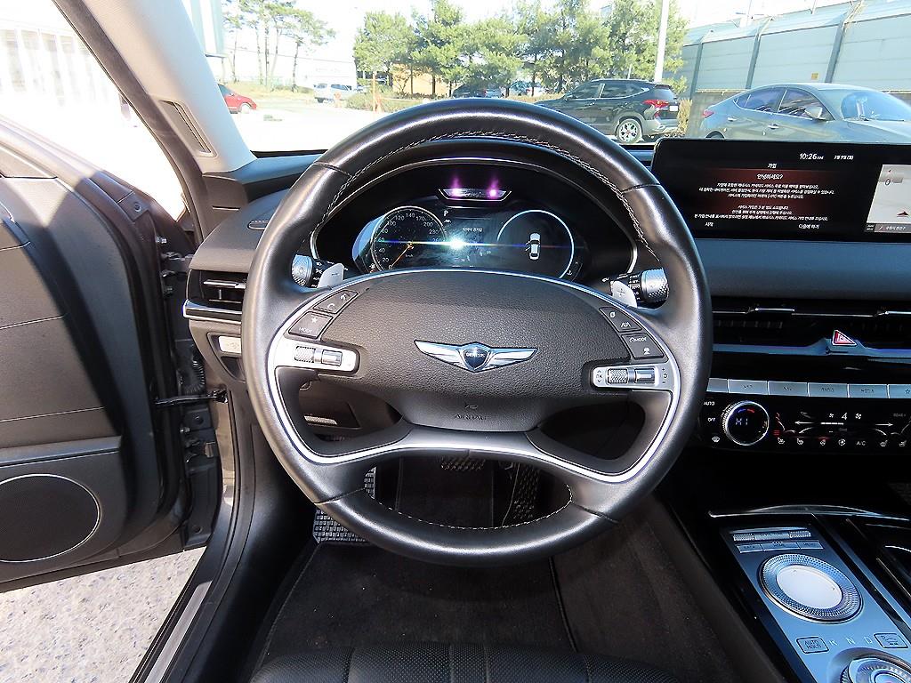 Genesis G80 - Vista 8