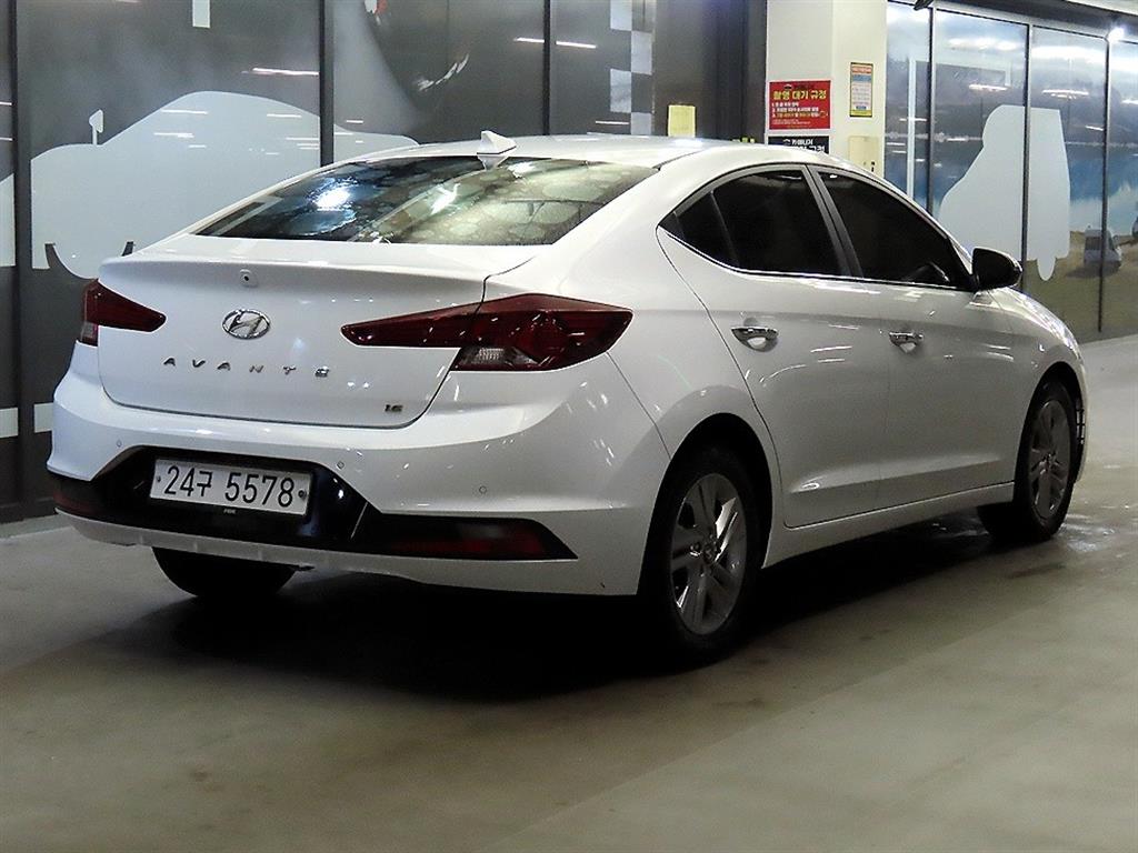 HYUNDAI Avante - Vista 4