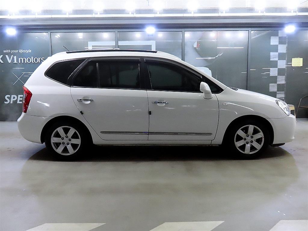 KIA Carens - Vista 3