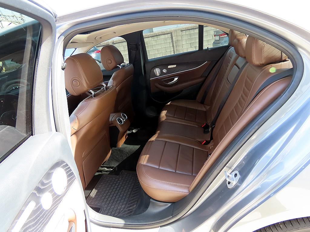 Mercedes Benz E class - Vista 6