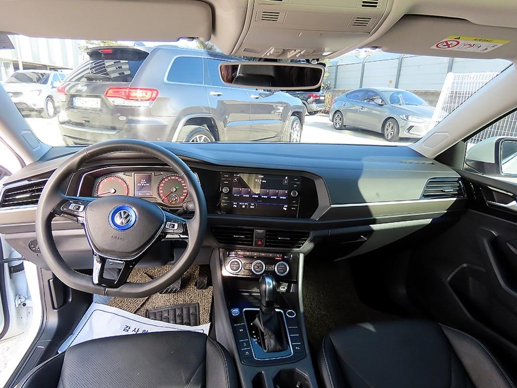 Volkswagen Jetta - Vista 7