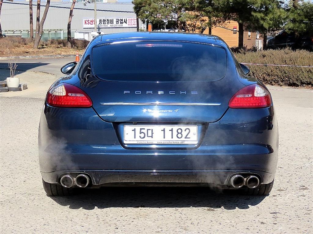 Porsche Panamera - Vista 4