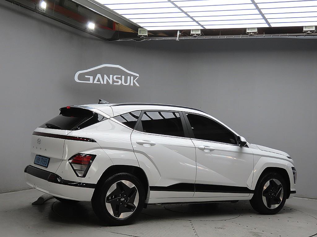 HYUNDAI Kona - Vista 7