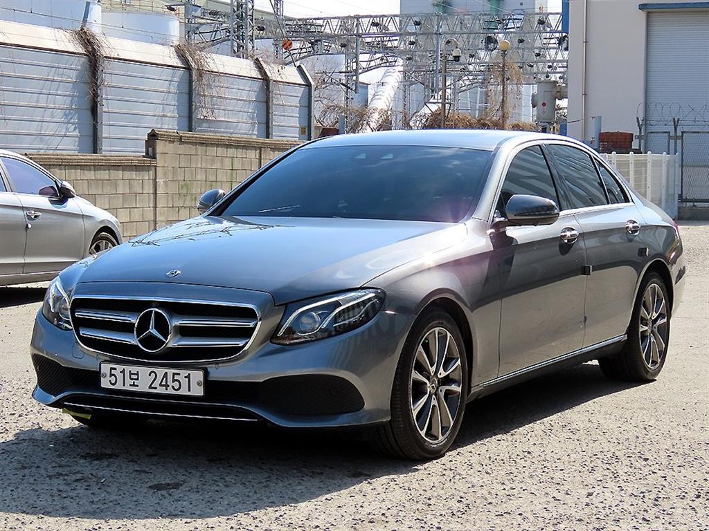 Mercedes Benz E class - Vista 2