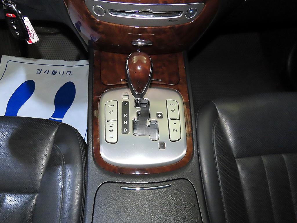 HYUNDAI Genesis - Vista 12