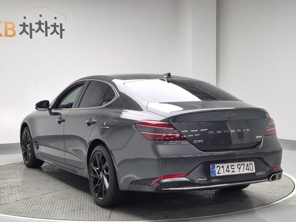 Genesis G70 - Vista 2