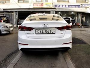 HYUNDAI Avante - Vista 6