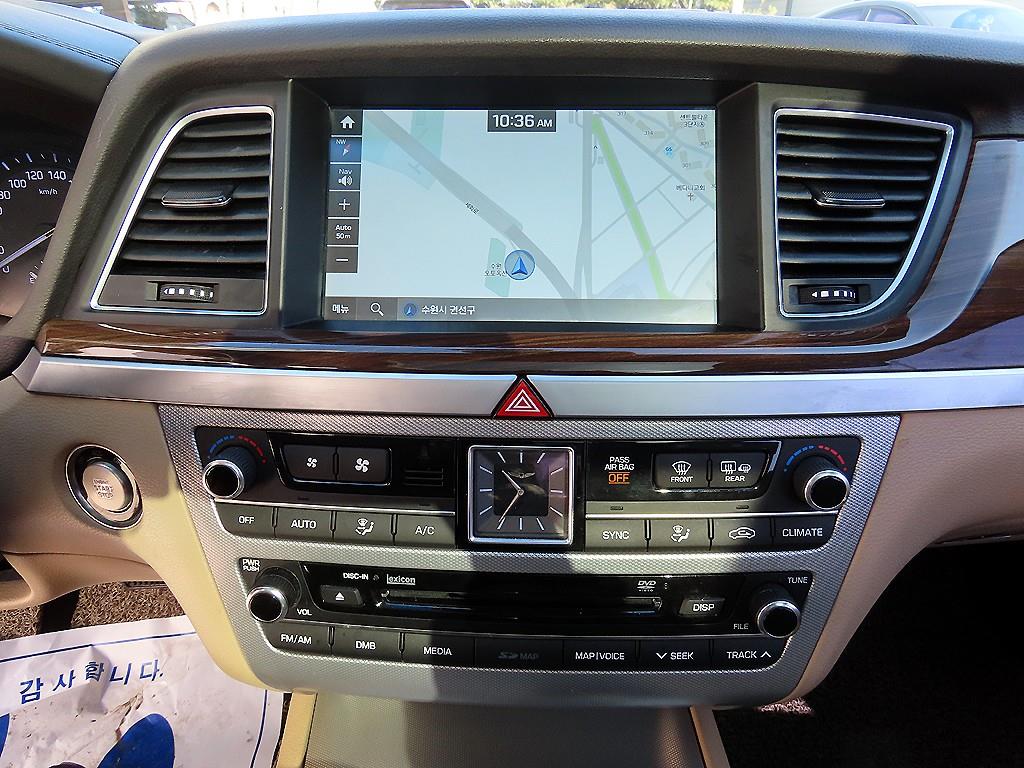 Genesis G80 - Vista 12