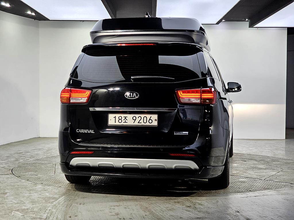 KIA Carnival - Vista 3