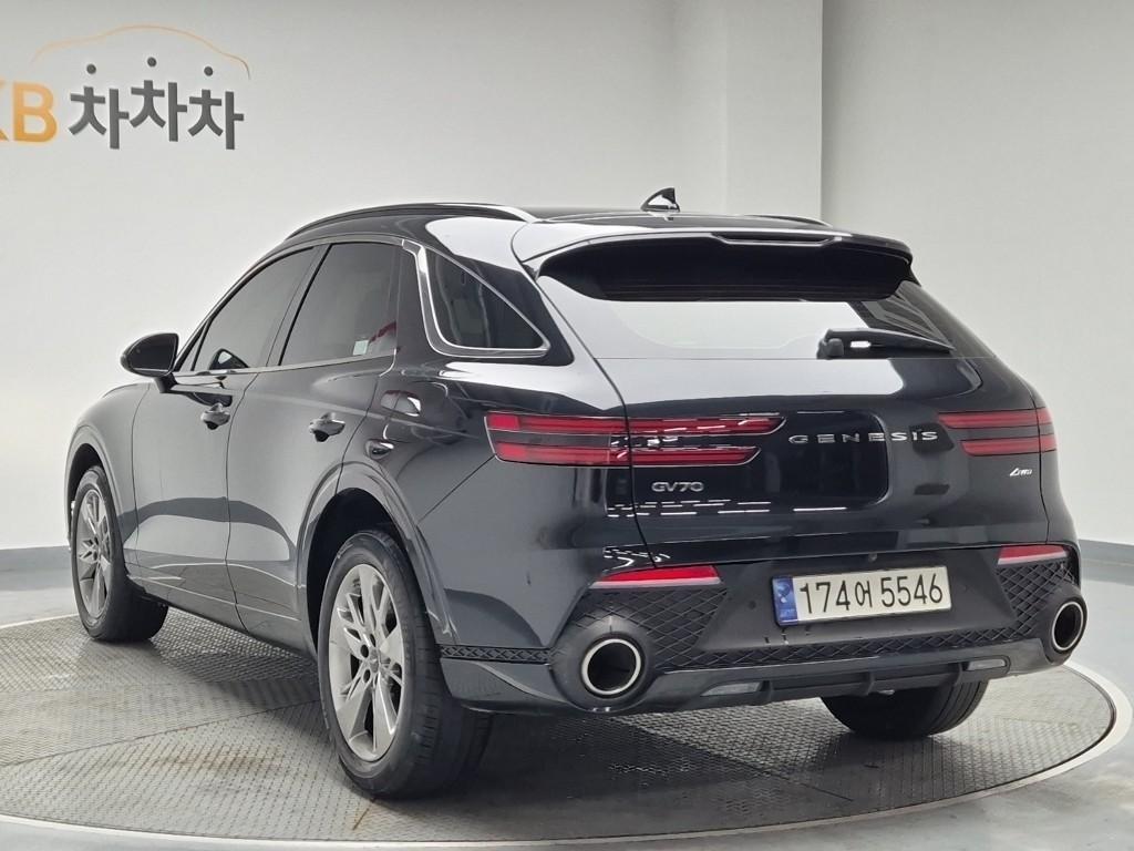 Genesis GV70 - Vista 2