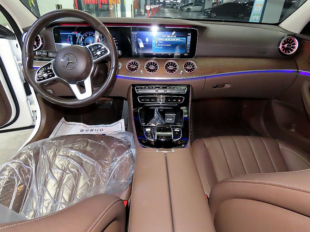 Mercedes Benz E class - Vista 10