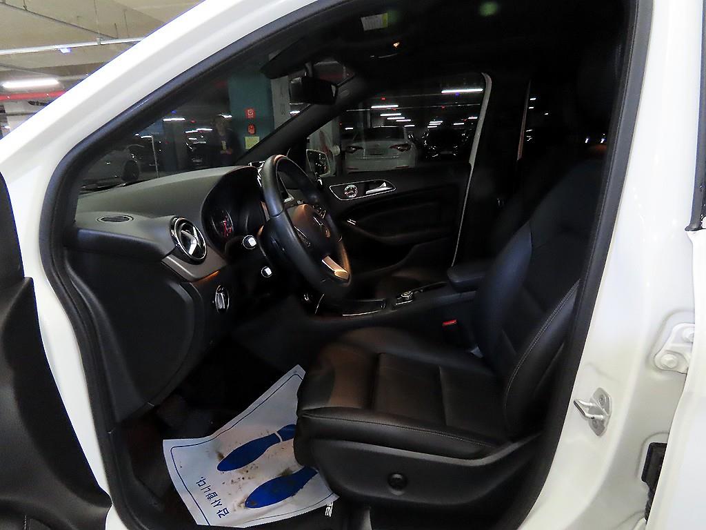 Mercedes Benz B Class (MY B) - Vista 6