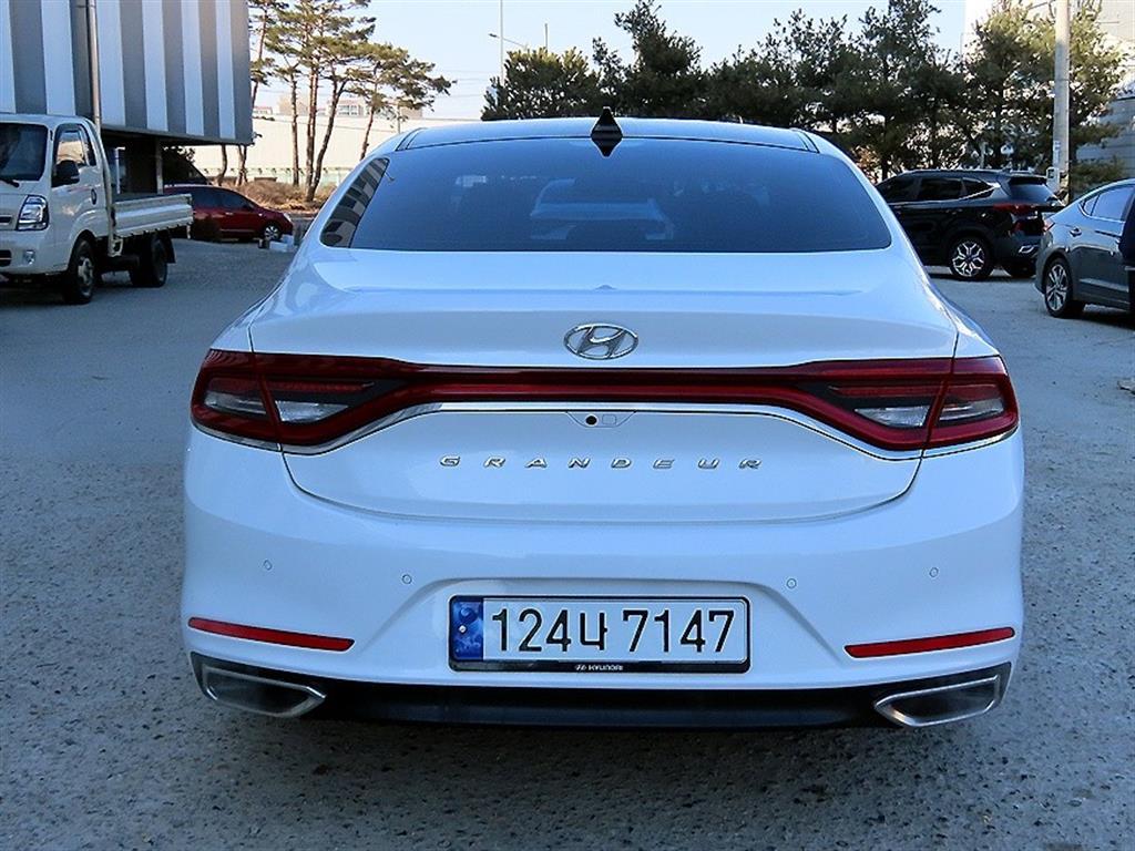 HYUNDAI Grandeur - Vista 4