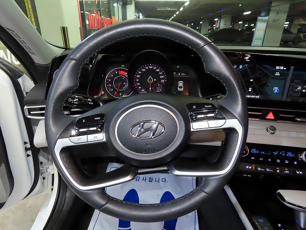 HYUNDAI Avante - Vista 8