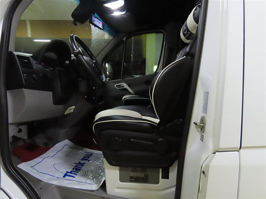 Mercedes Benz Sprinter - Vista 5