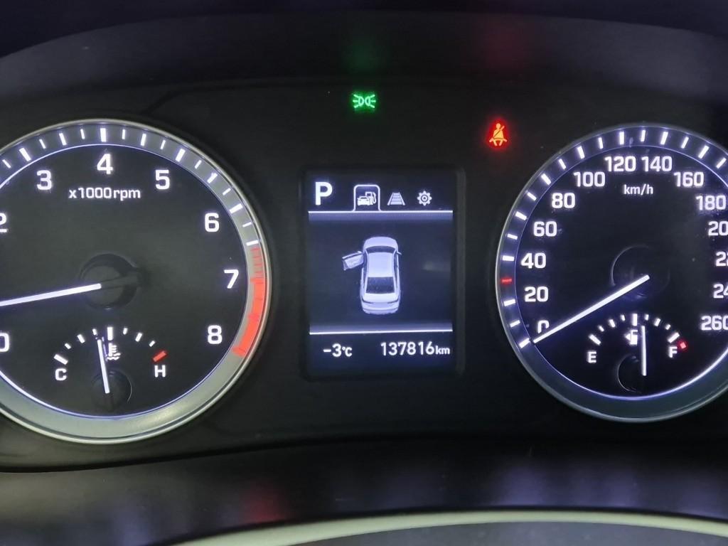 HYUNDAI Sonata - Vista 8