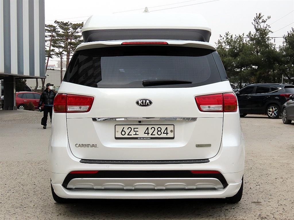 KIA Carnival - Vista 4