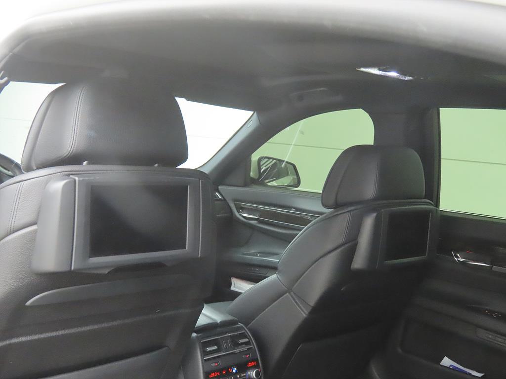 BMW 7 Series - Vista 11