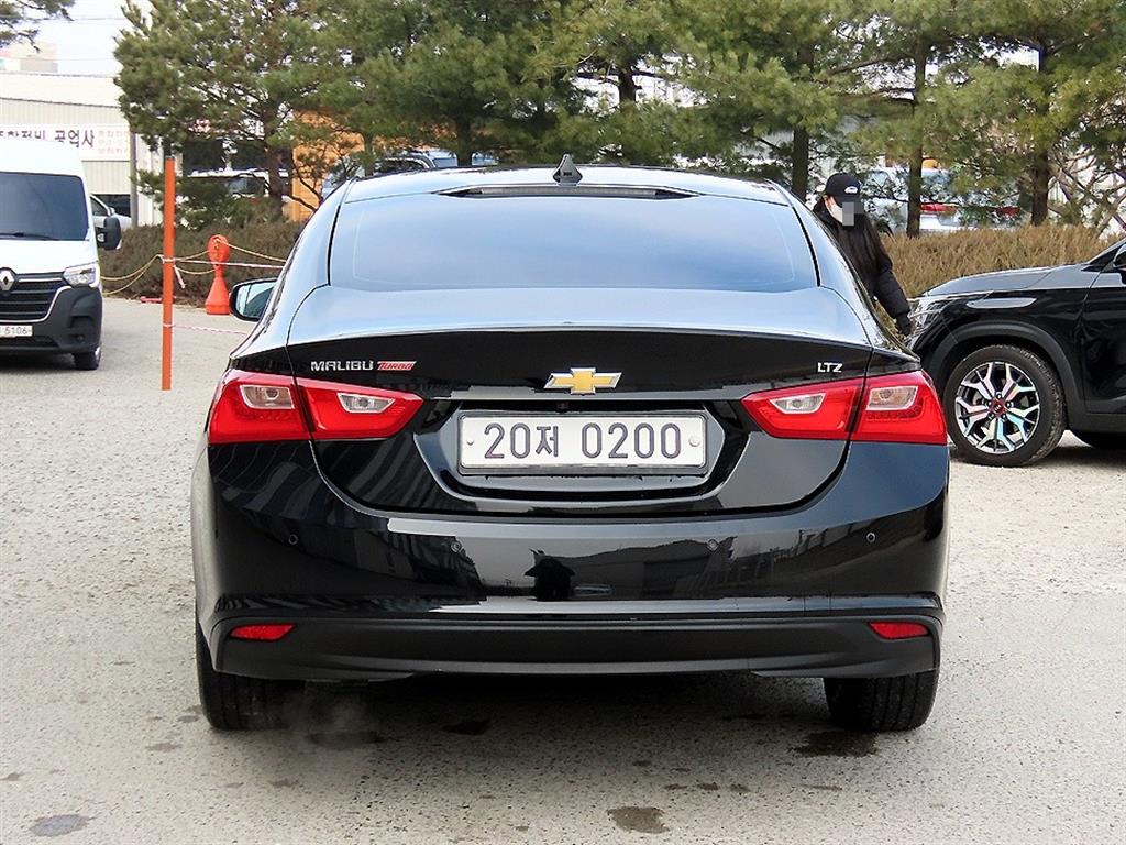 Chevrolet Malibu - Vista 4