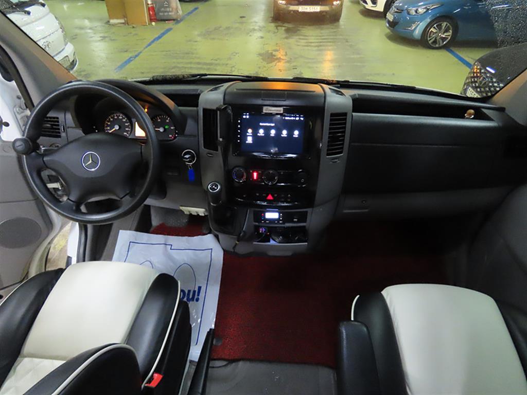 Mercedes Benz Sprinter - Vista 8