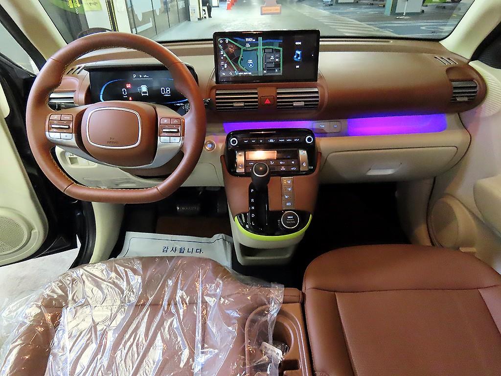 HYUNDAI Casper - Vista 10