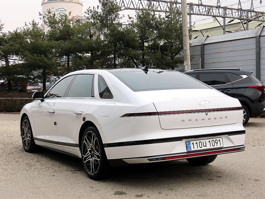 HYUNDAI Grandeur - Vista 3