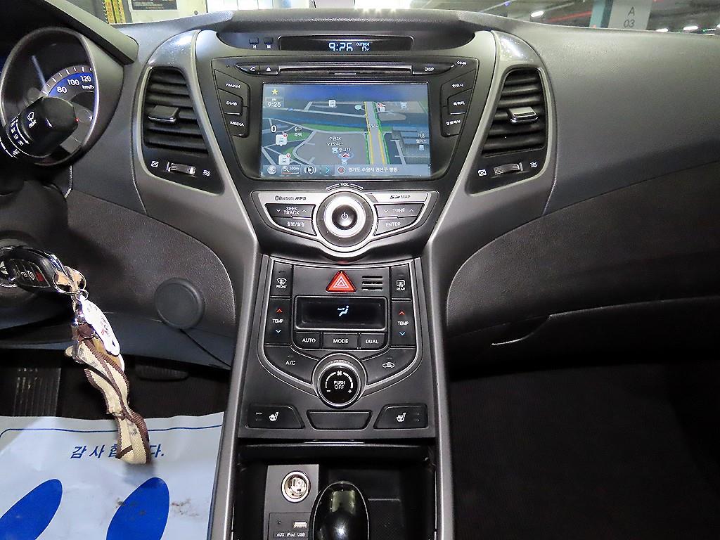 HYUNDAI Avante - Vista 11