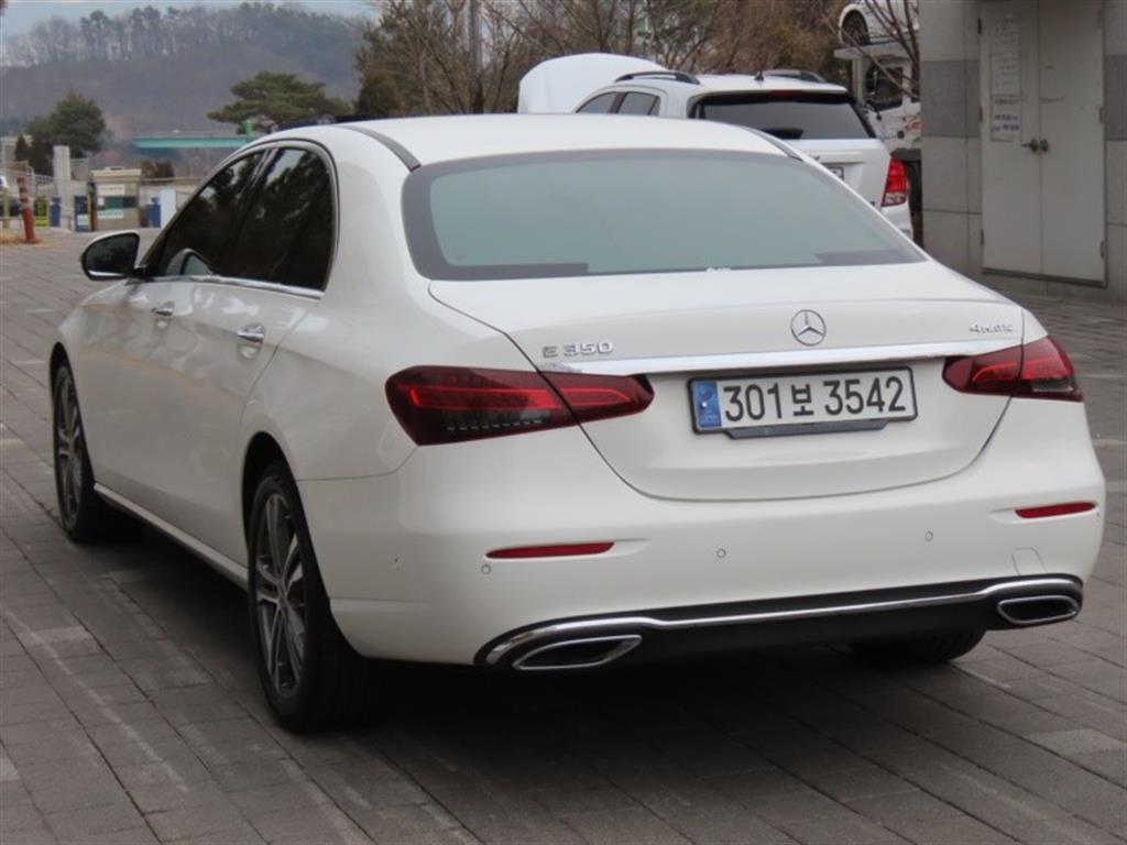 Mercedes Benz E class - Vista 7