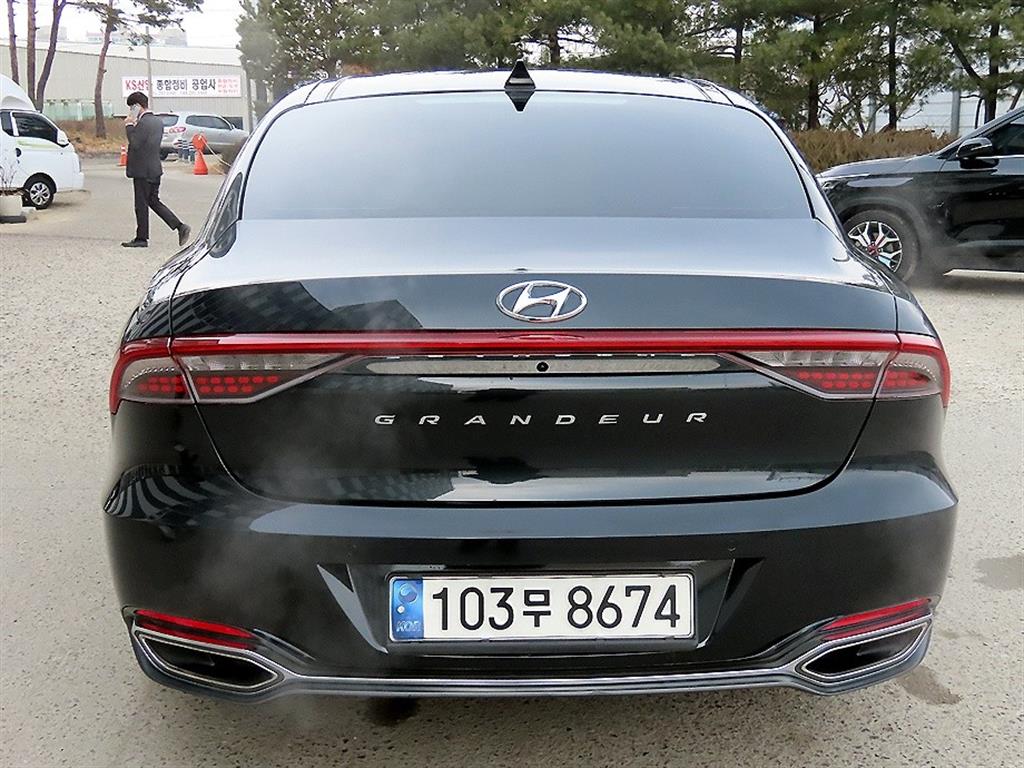 HYUNDAI Grandeur - Vista 4