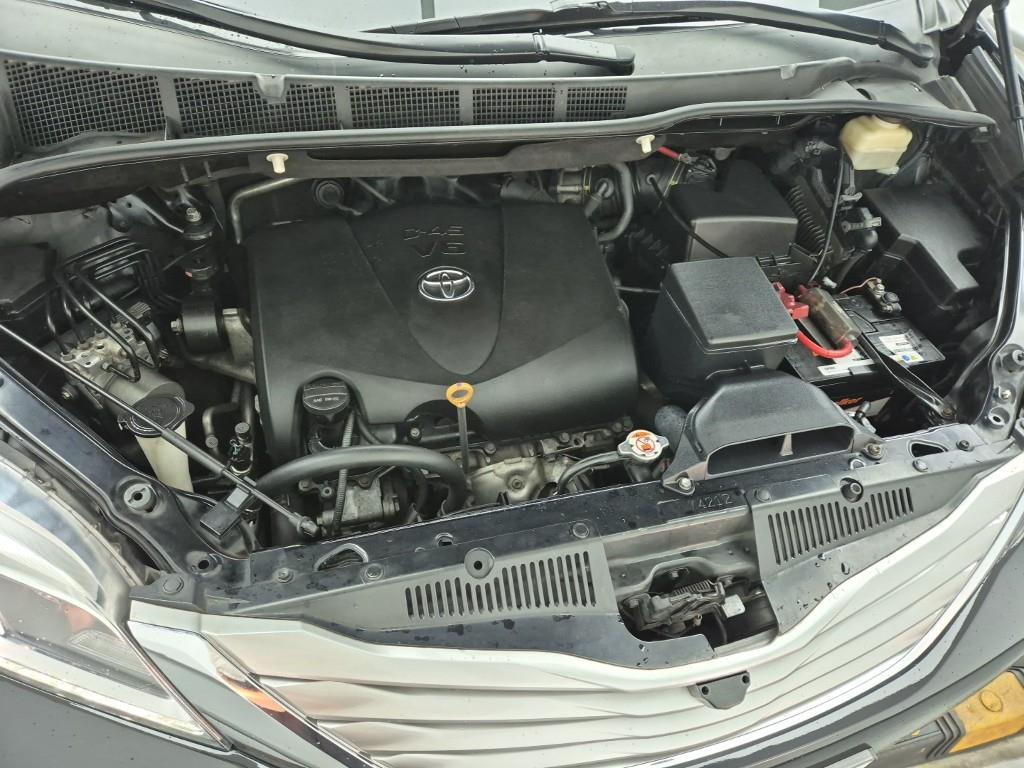 Toyota Siena - Vista 6