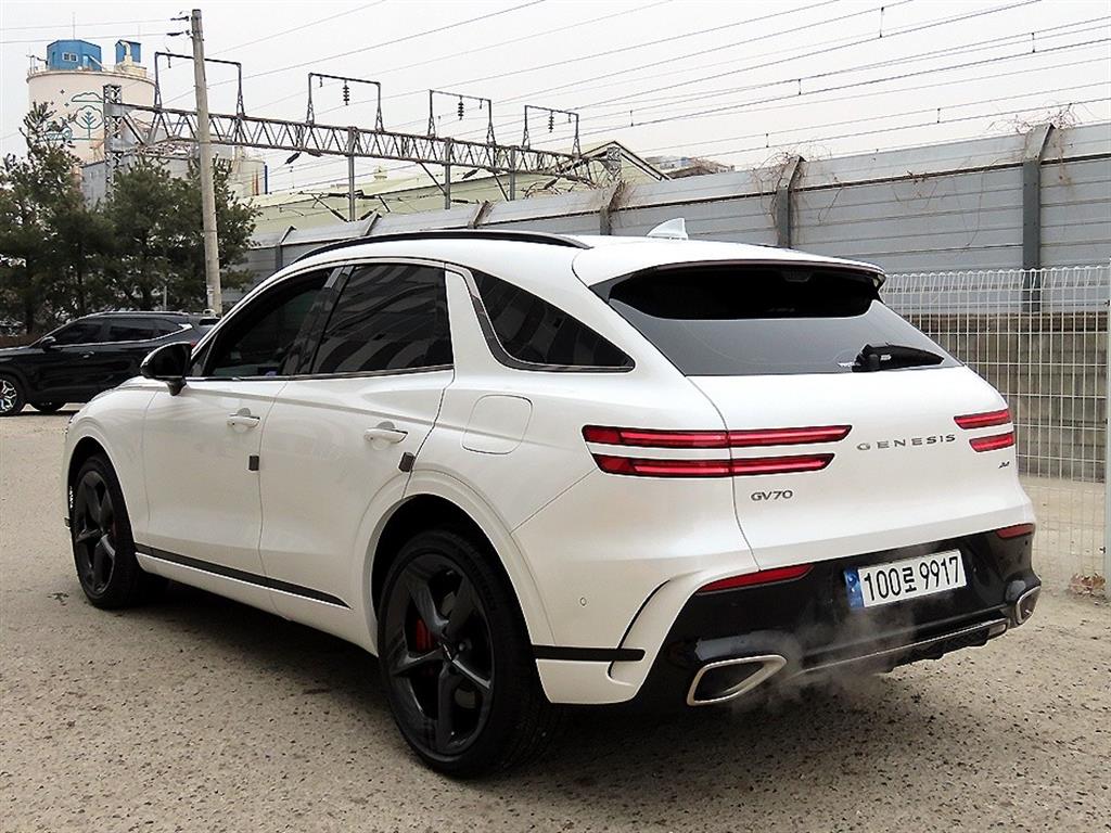 Genesis GV70 - Vista 3