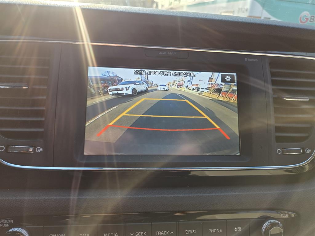 KIA Carnival - Vista 12