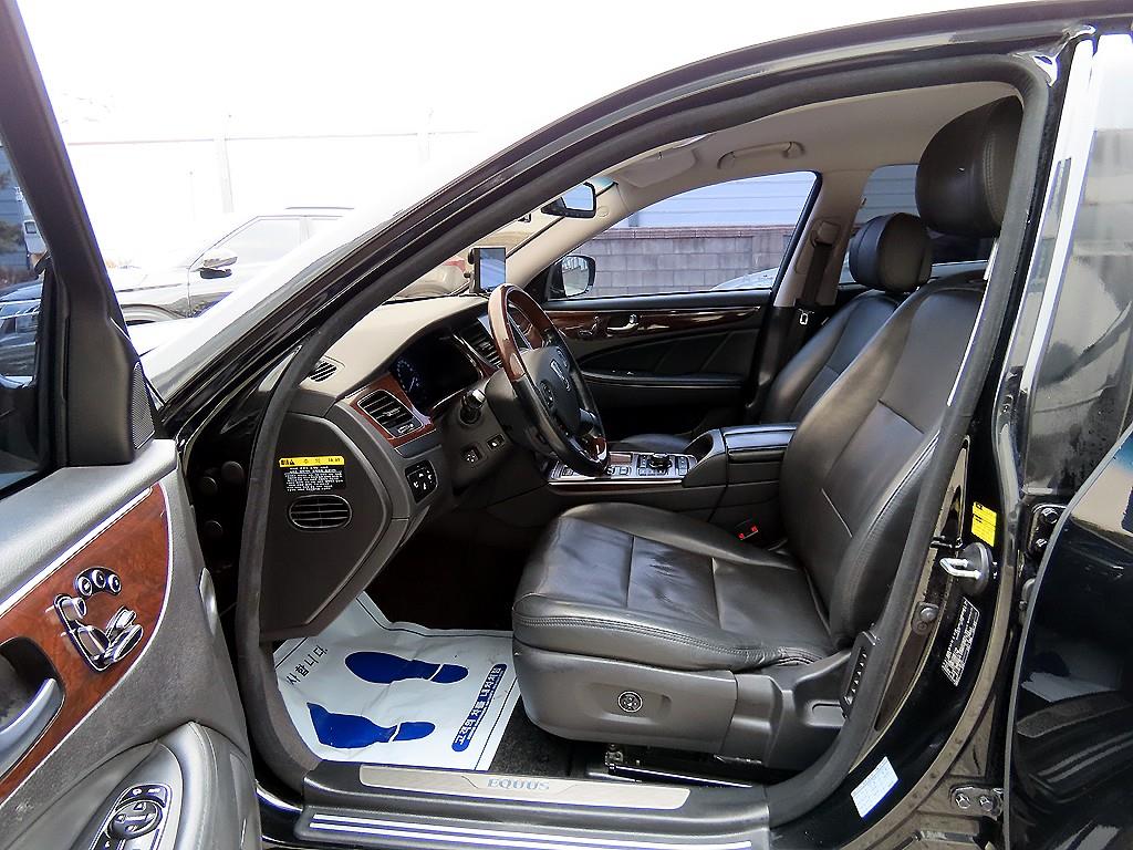 HYUNDAI Equus - Vista 5