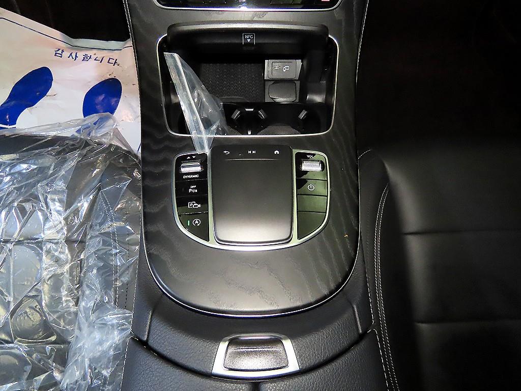 Mercedes Benz E class - Vista 12