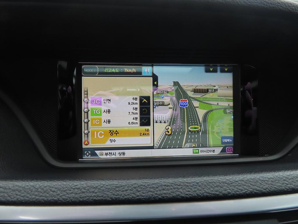 Mercedes Benz E class - Vista 11