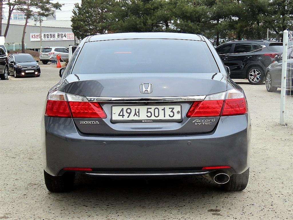 Honda Accord - Vista 4