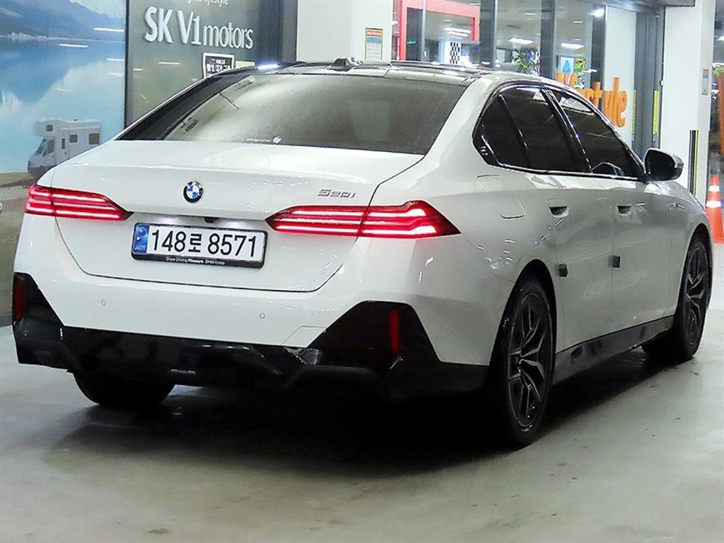 BMW 5 Series - Vista 4
