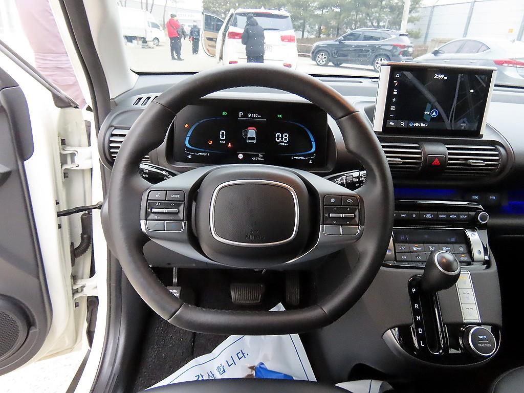 HYUNDAI Casper - Vista 8