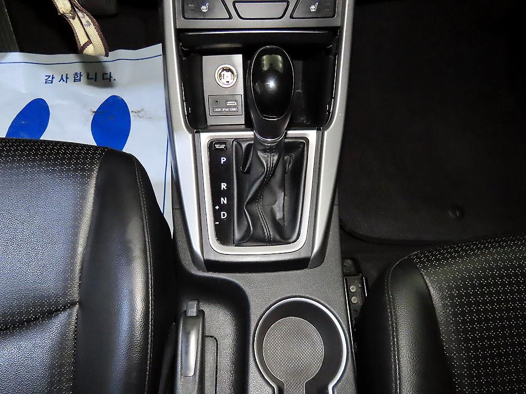 HYUNDAI Avante - Vista 12