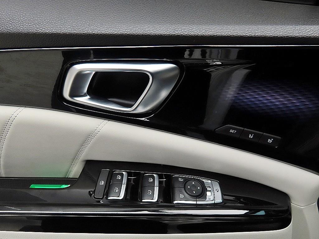 KIA Carnival - Vista 11