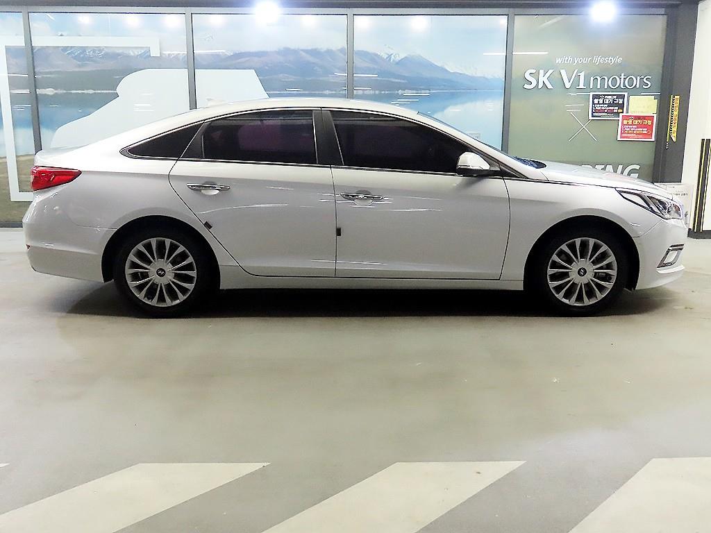 HYUNDAI Sonata - Vista 3