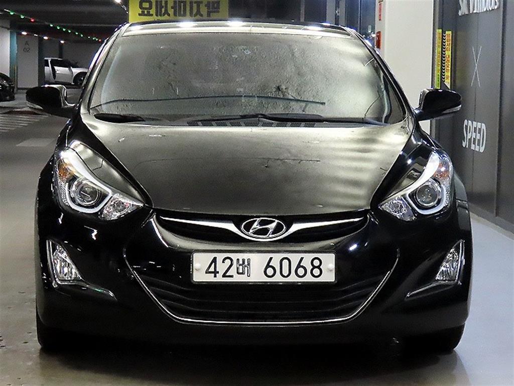 HYUNDAI Avante - Vista 2