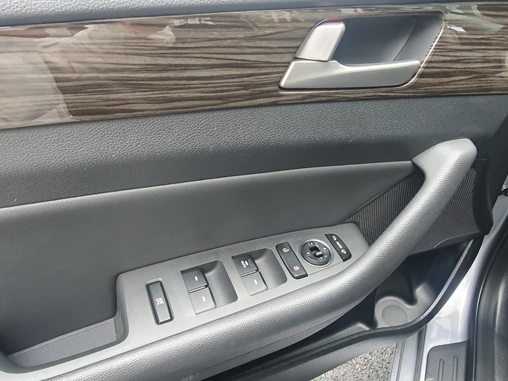 HYUNDAI Sonata - Vista 12