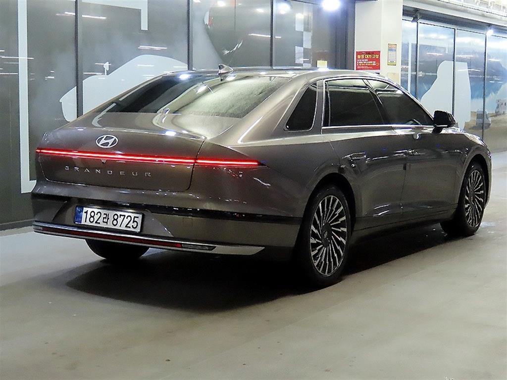 HYUNDAI Grandeur - Vista 4