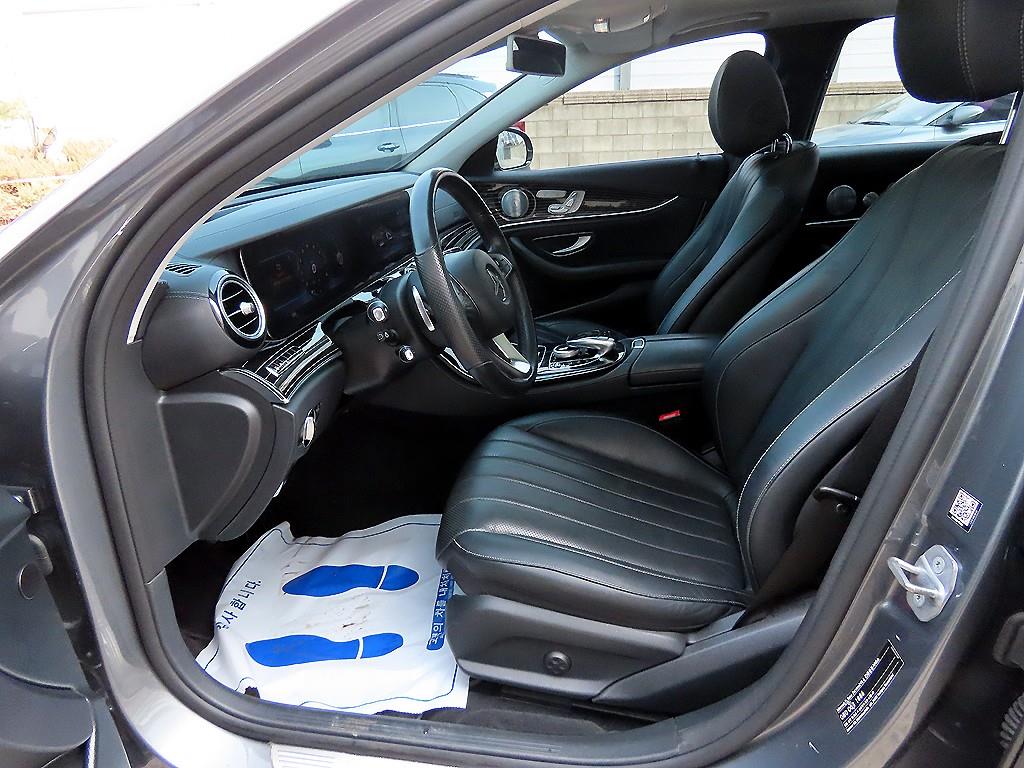 Mercedes Benz E class - Vista 5